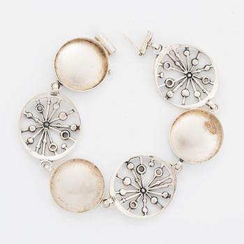 A Jorma Laine bracelet in silver.