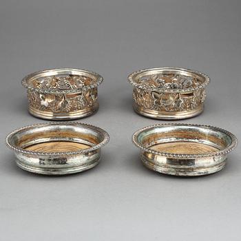COASTERS, 4st, pläter och silver, bland annat Sheffield, 1823?.