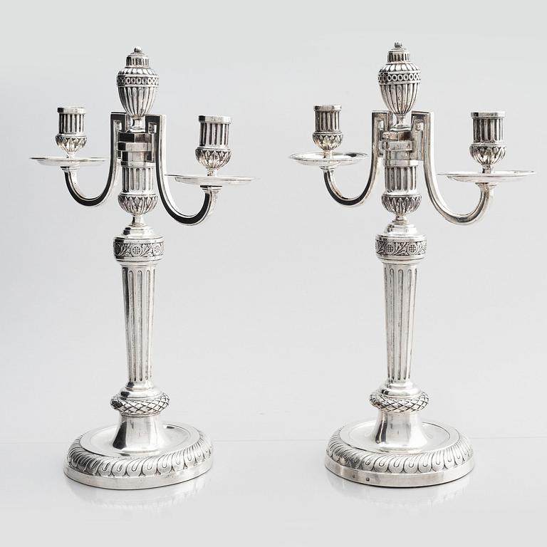 Kungliga kandelabrar, ett par, för två ljus, silver, Österrike, lgnaz Joseph Würth, Wien 1779, Louis XVI.