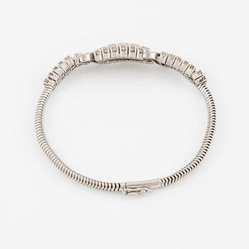 Bracelet, 18K white gold with brilliant-cut diamonds.