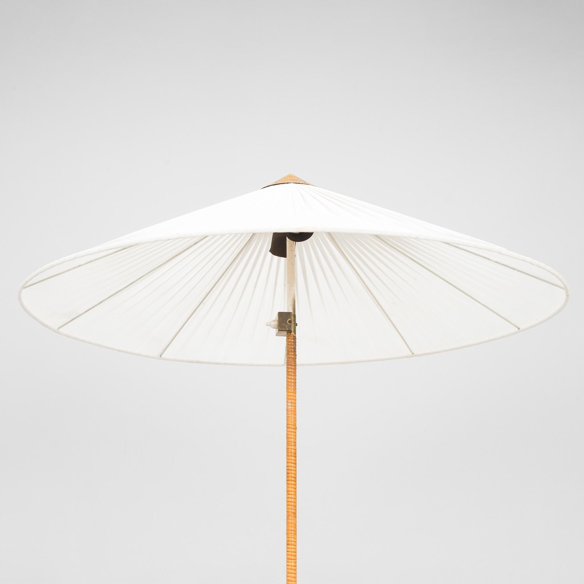 Paavo Tynell, golvlampa, modell 9602 Taito 1900-talets mitt.