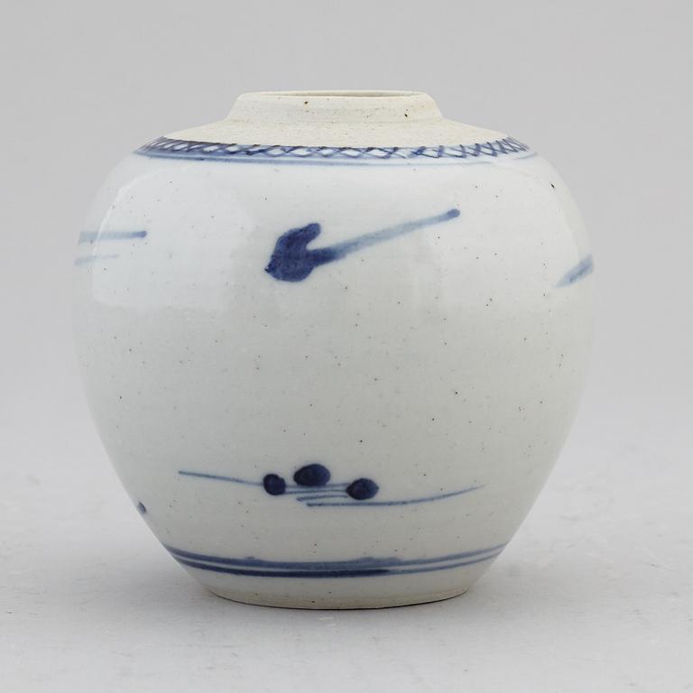 A blue and white jar, Qing dynasty, Qianlong (1736-95).