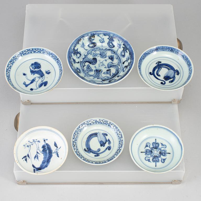 Six blue and white dishes, Ming dynasty (1368-1644).