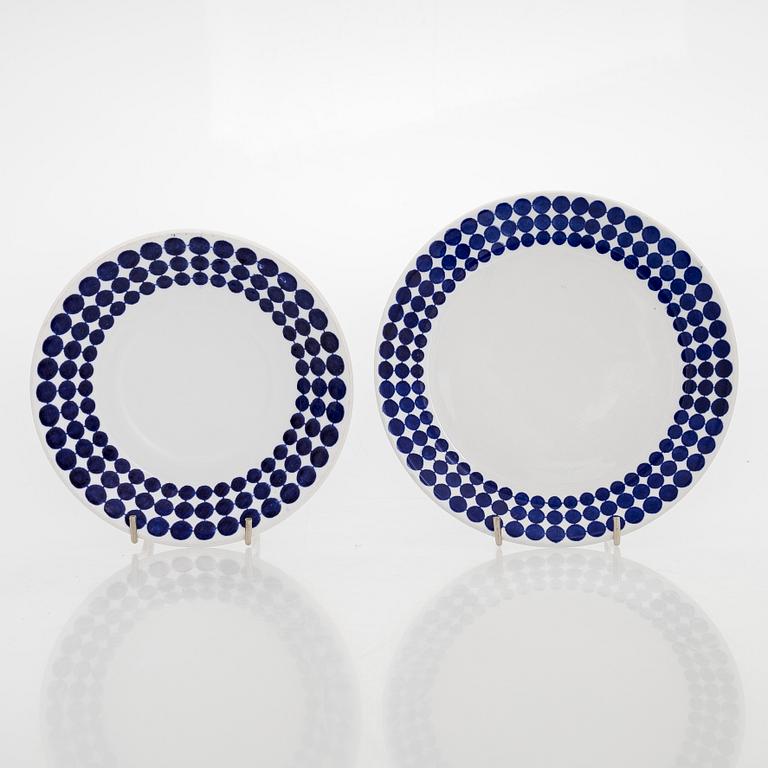 Stig Lindberg, Astiaston osia, 14 kpl, "Adam", luuposliinia Gustavsberg, Ruotsi, 1900-luvun puoliväli.