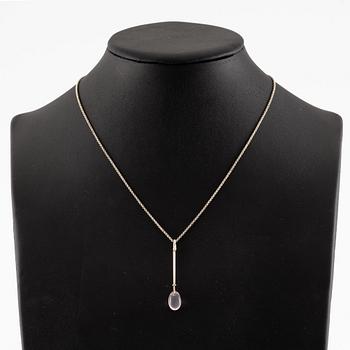 Vivianna Torun Bülow-Hübe, hänge samt örhängen, ett par, silver med rosenkvarts, för Georg Jensen.