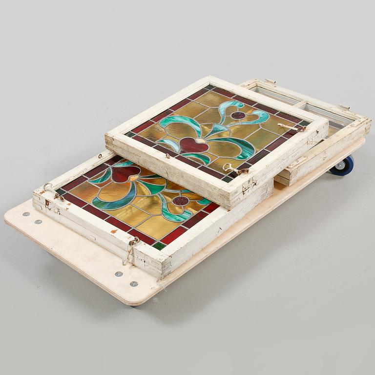 BLYGLASFÖNSTER, 3 st, 1900-talets första hälft.