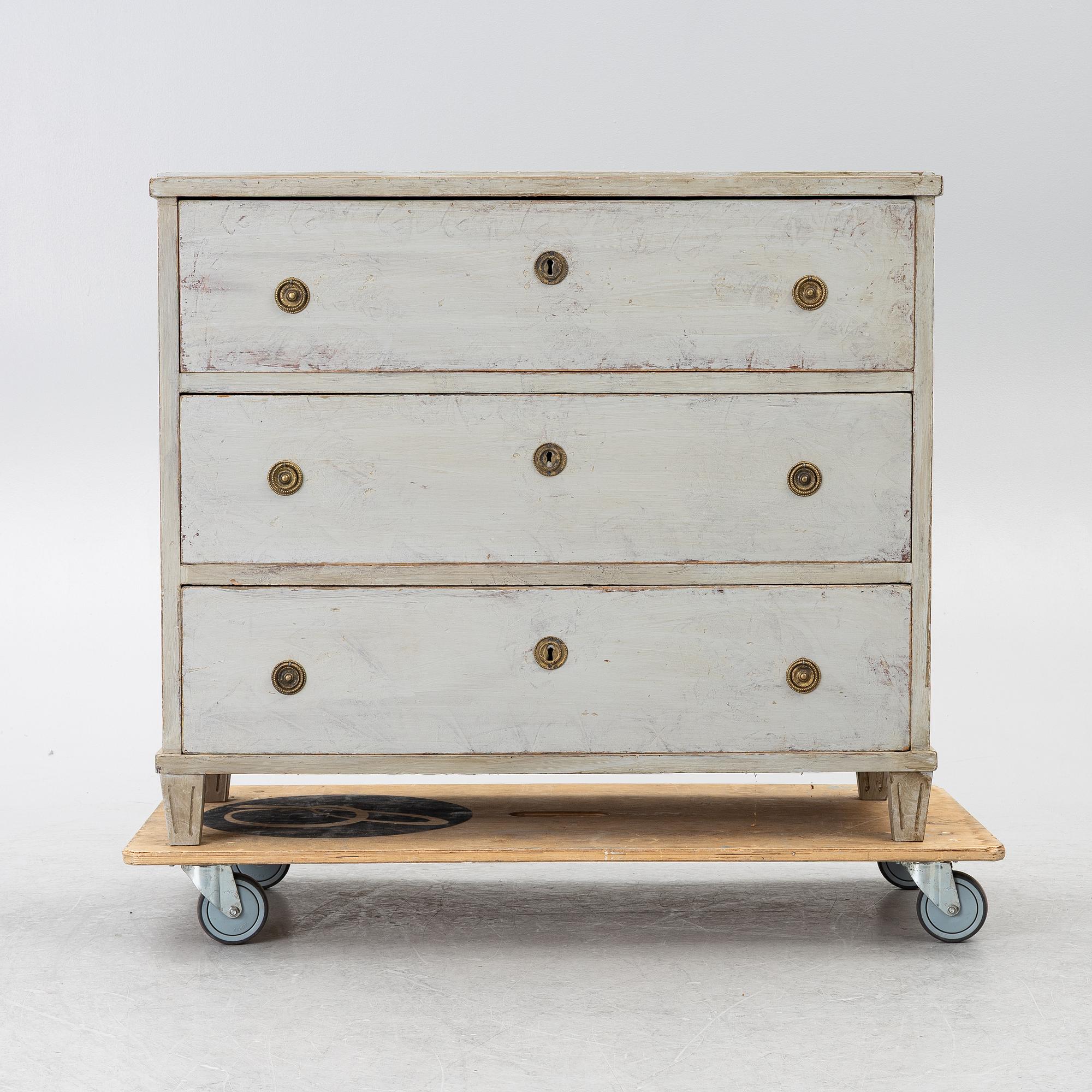 Chest of drawers, 19th century.