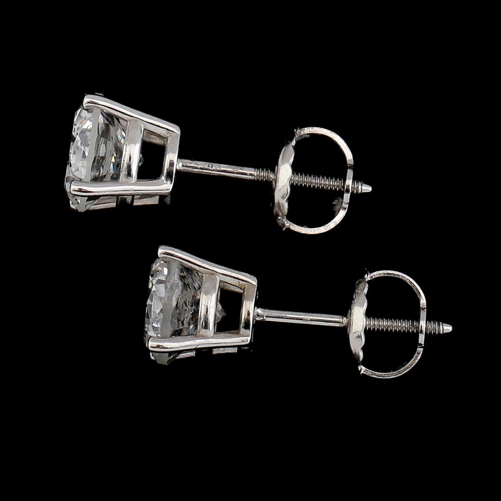 ÖRHÄNGEN, 14K vitguld, briljantslipade diamanter tot ca 1.50 ct. Vikt ca 1 g.
