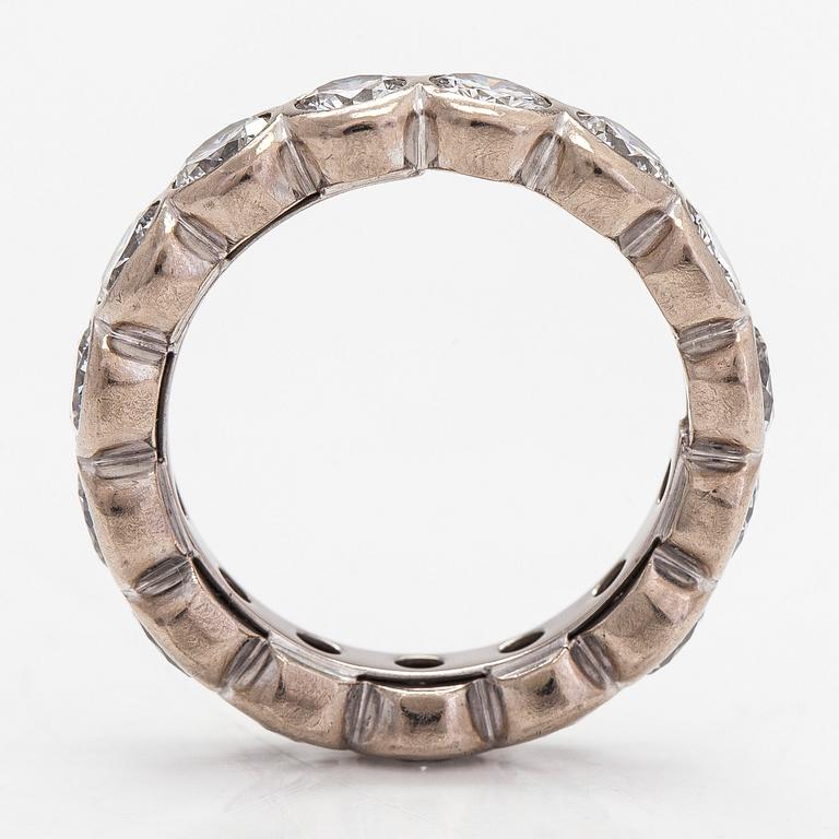 An 18K white gold eternity ring, brilliant-cut diamonds totalling approx. 2.12 ct according to engraving. Stamped Wempe.