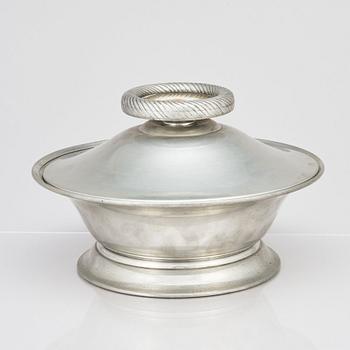 Nils Fougstedt, & Estrid Ericson, a pewter lidded bowl with an onyx finial, Svenskt Tenn, Stockholm 1936.