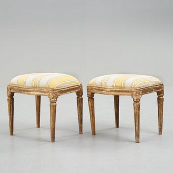TABURETTER, ett par, gustavianska, 1700-talets slut.