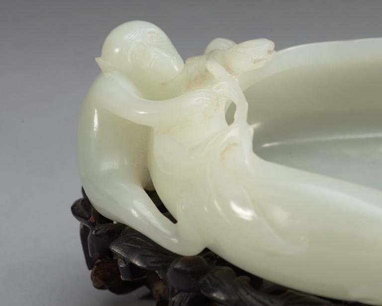 A nephrite brush washer, Qing dynasty, early 20th Century.