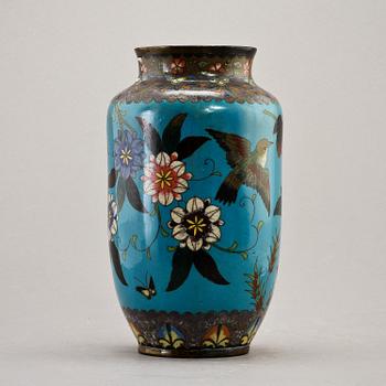 VAS, cloisonne, Kina, 1800-tal.