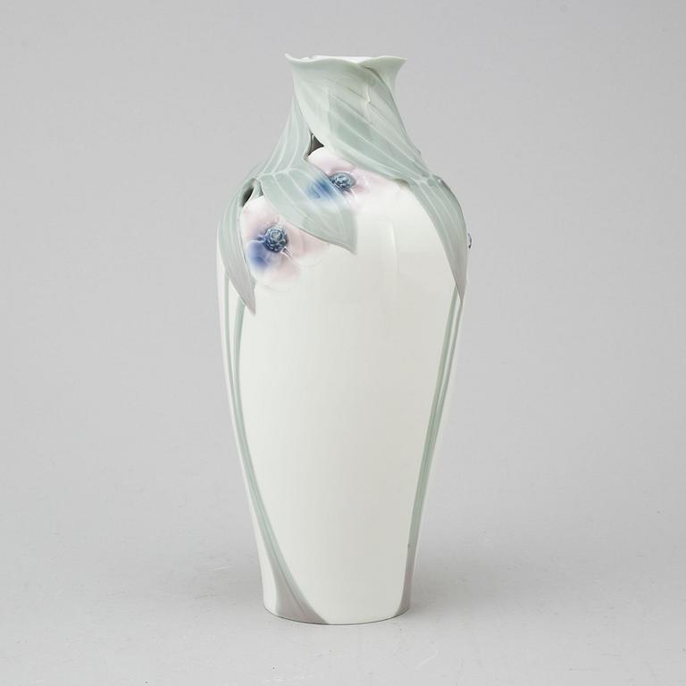 An Art Noveau vase by Hilma Persson-Hjelm, Rörstrand, early 20th century.