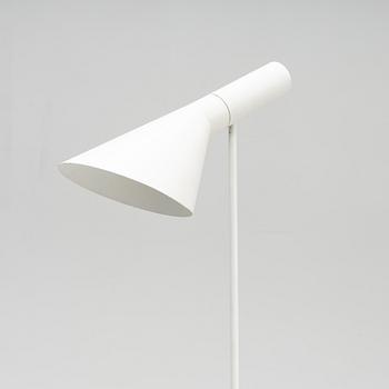 Arne Jacobsen, golvlampa, "AJ", Louis Poulsen, Danmark.