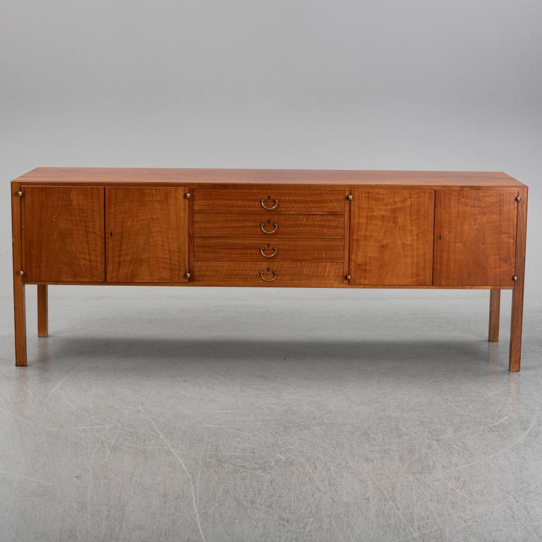 JOSEF FRANK, sideboard, modell 1015, Firma Svenskt Tenn.