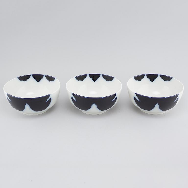 Three porcelain bowls, designed by Lin Utzon for Royal Copenhagen, 1980s.