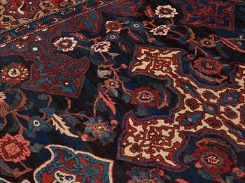 Matto, semi-antique, Chaharmahal/Bakhtiari Province, ca 386, 223,5 cm ( ca 2,5-3,5 cm flat weave at the ends).