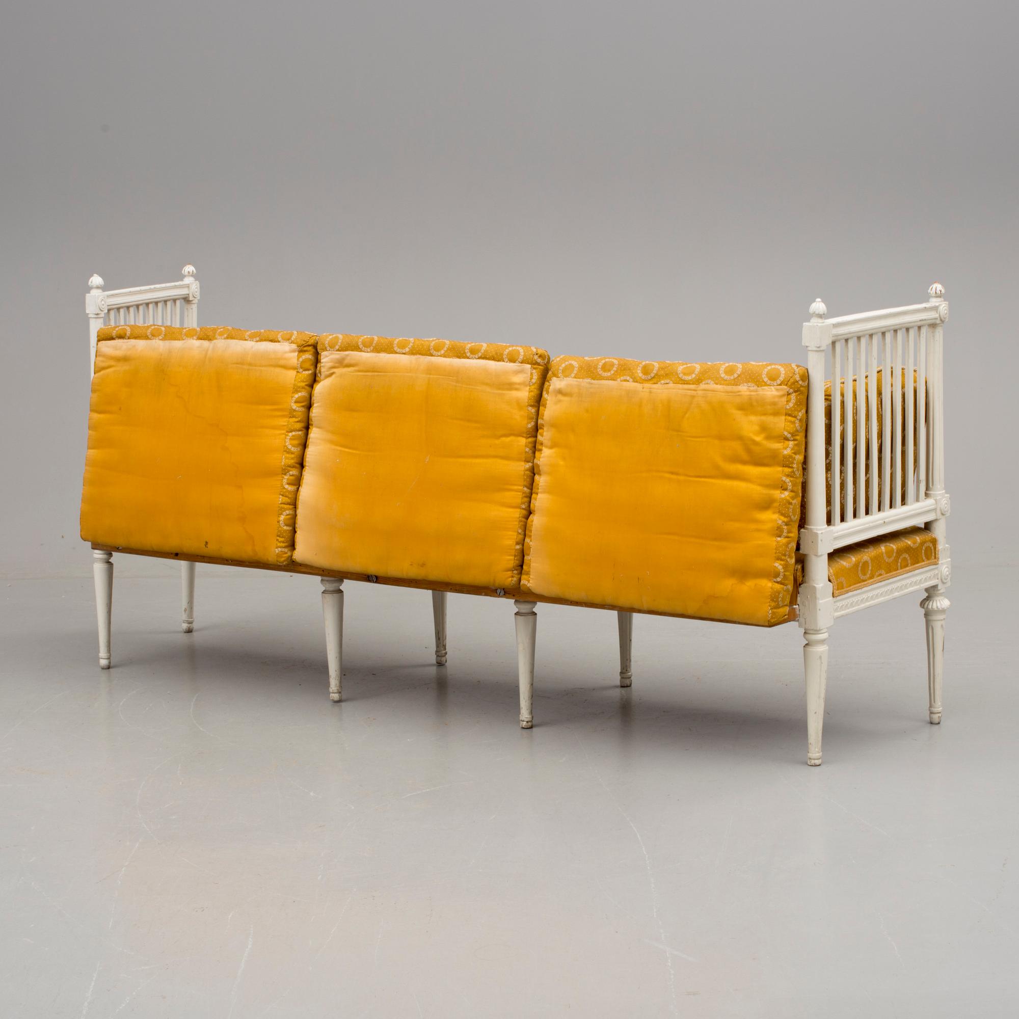 SOFFA/ FÖNSTERBÄNK. Gustaviansk, 1700-talets slut.