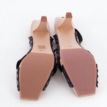 YVES SAINT LAURENT, a pair of polka-dotted sandals. Size 39.