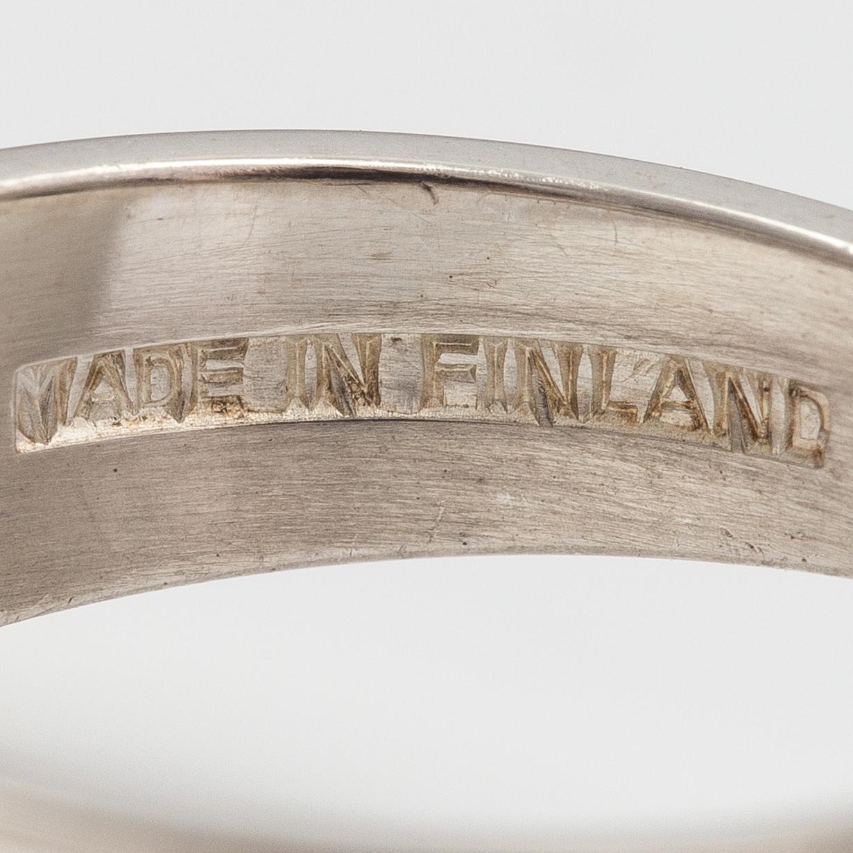 A silver and enamel ring. Kultateollisuus, Turku 1972.