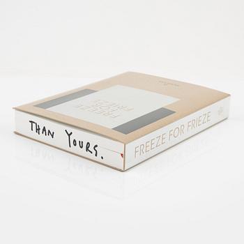 Moncler, konstbok "Freeze for Frieze" & termos.