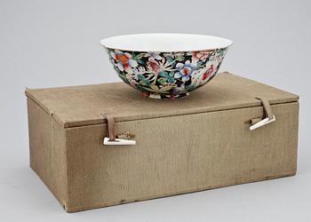 SKÅL, porslin, Qianlong, Kina, 1700-tal. Undertill märkt.