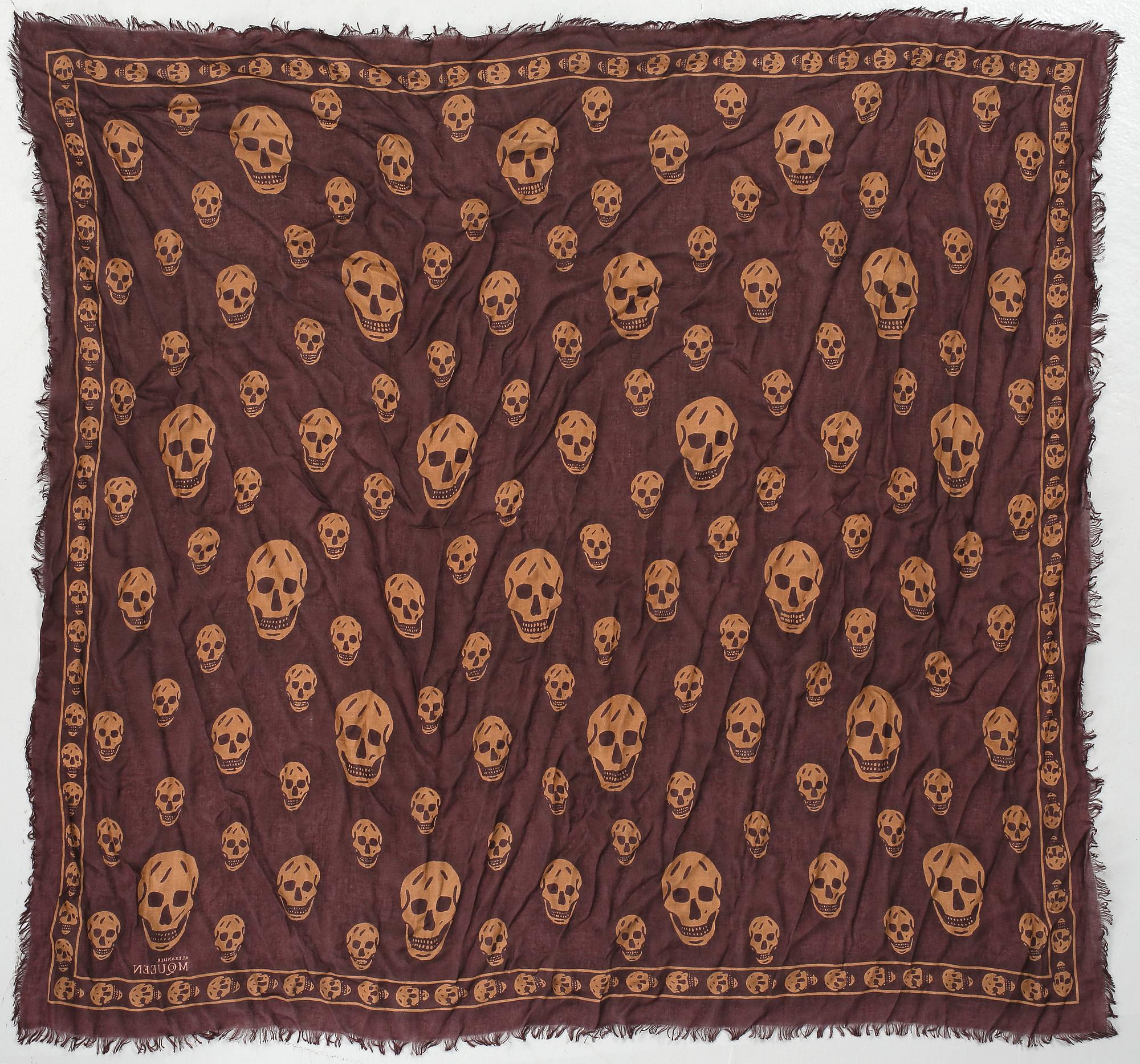 SCARF, Alexander McQueen.