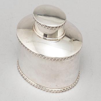 Frederick Augustus Burridge. A silver tea caddy, London 1896.