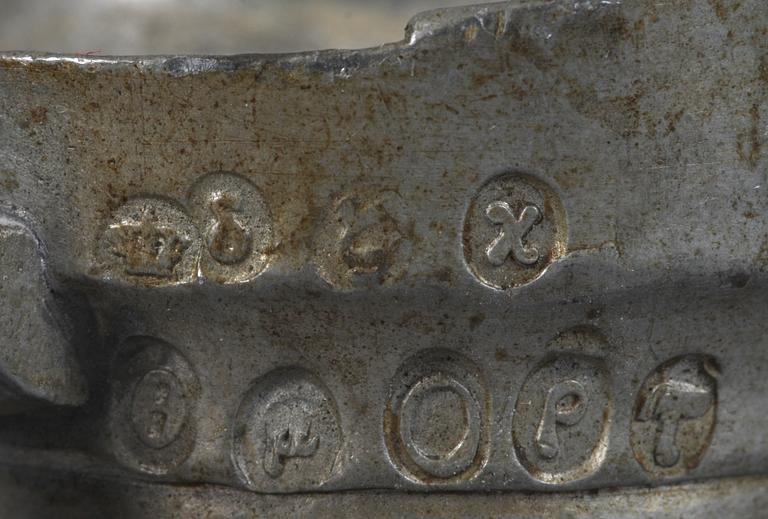 MÅTTKANNOR, 4 st samt TEKANNA, tenn.