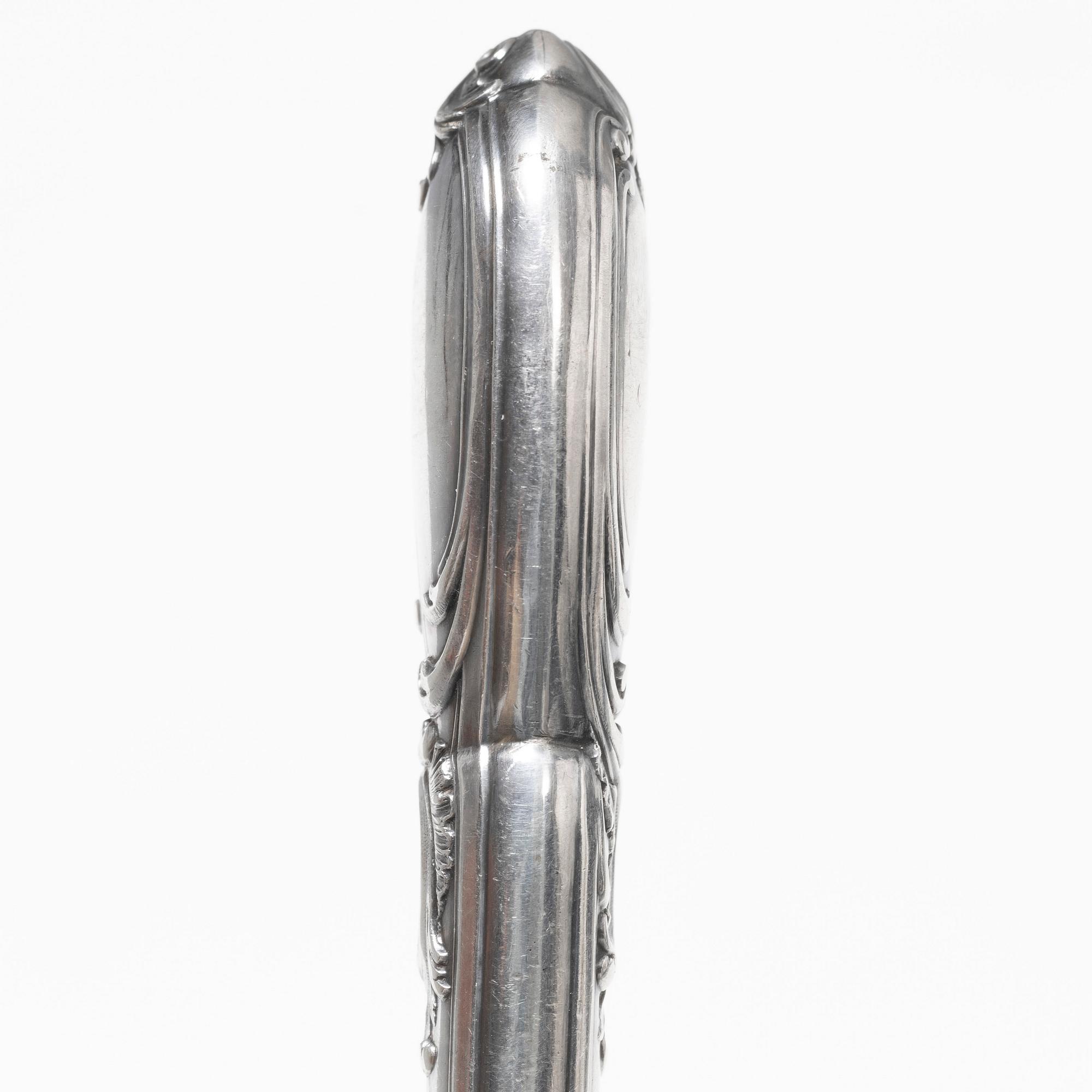 Twelve French silver knives, Hènin & Cie, Paris, circa 1900.