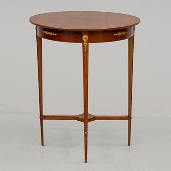 BORD, gustaviansk stil. 1900-talets första hälft.