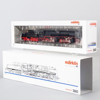 A Märklin H0 steam locomotive.