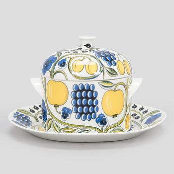 Birger Kaipiainen, a set of two porcelain serving dishes, Arabia Finland.