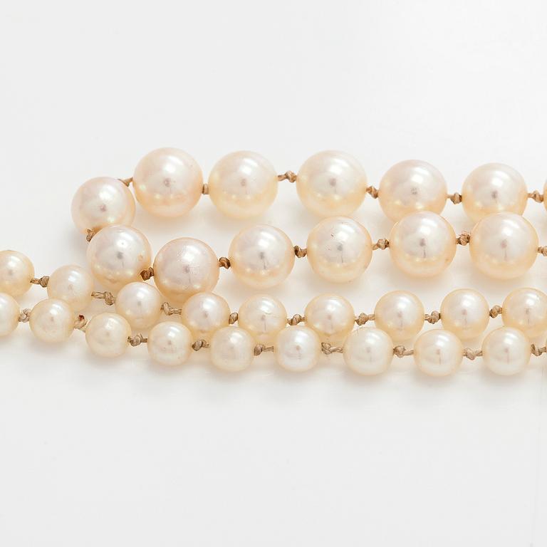 Helminauha, viljeltyjä helmiä.