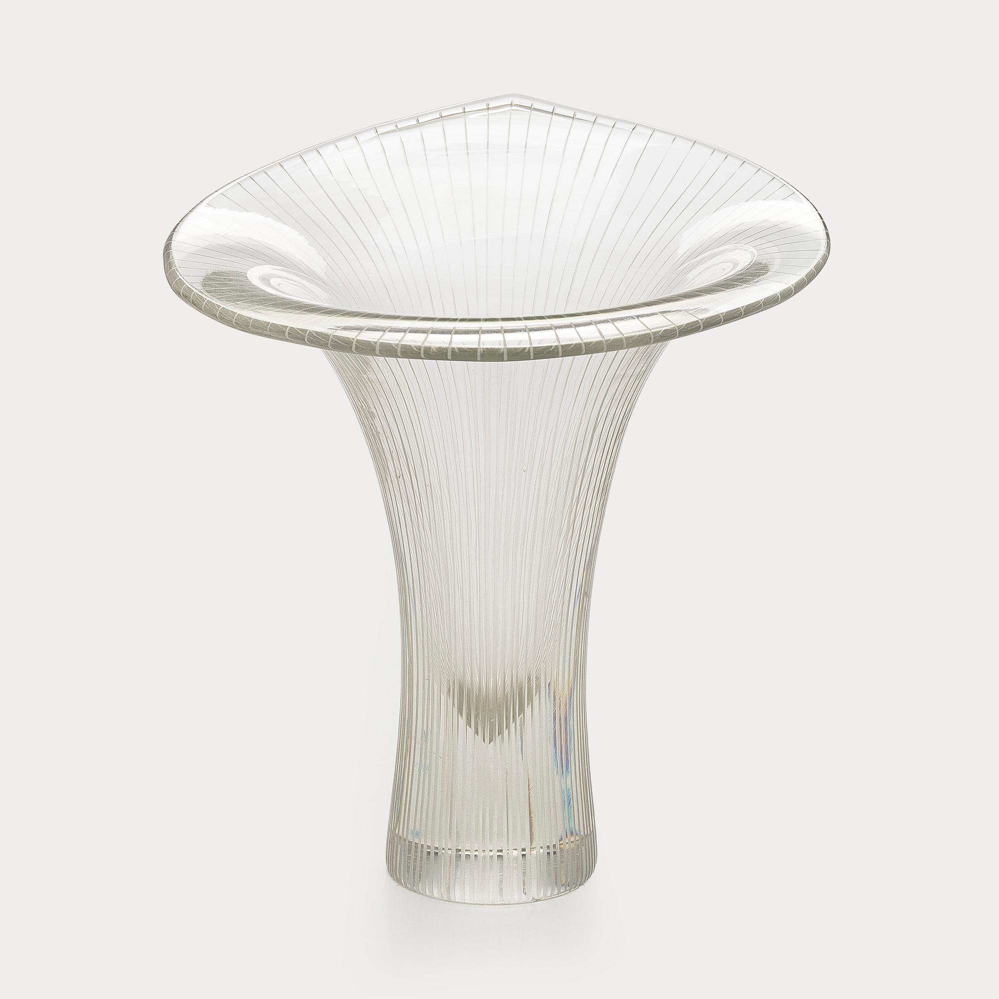 Tapio Wirkkala, maljakko, lasia, ”Kantarelli”, signeerattu Tapio Wirkkala Iittala.