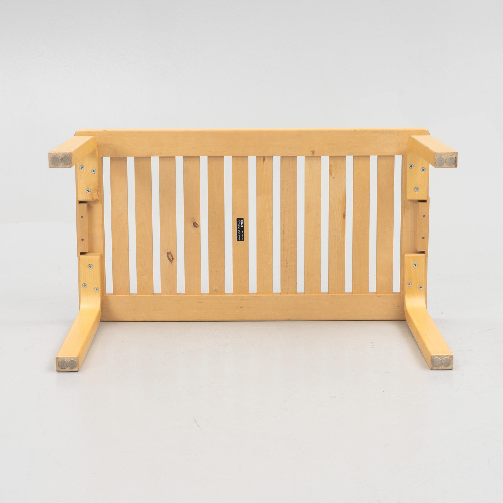 Alvar Aalto, bänk, 153B, Artek, 2004.