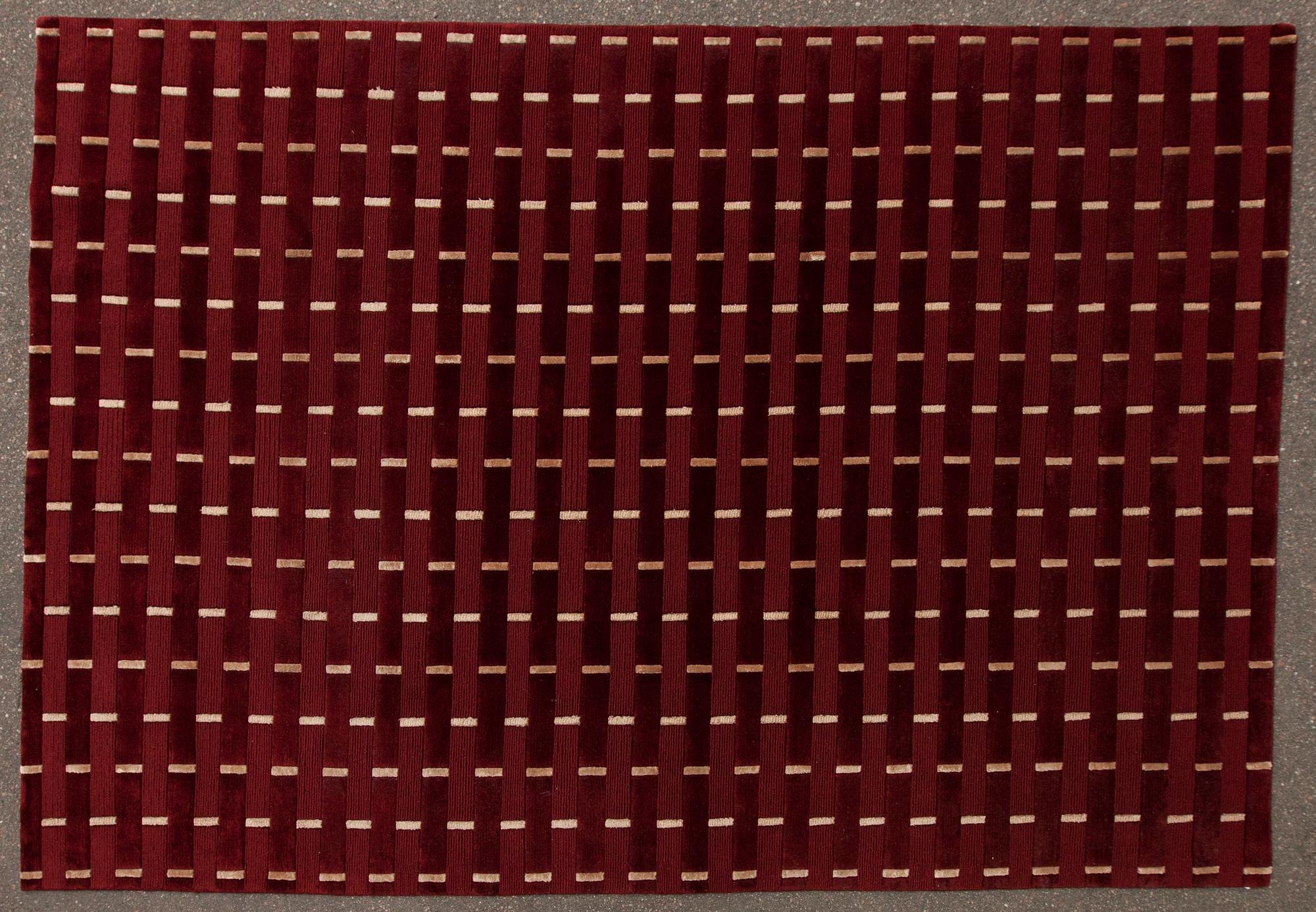 MATTA, ylle med silkesinslag. Ca 237x164 cm.