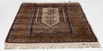 A Kaiseri prayer rug, c. 135 x 90 cm.