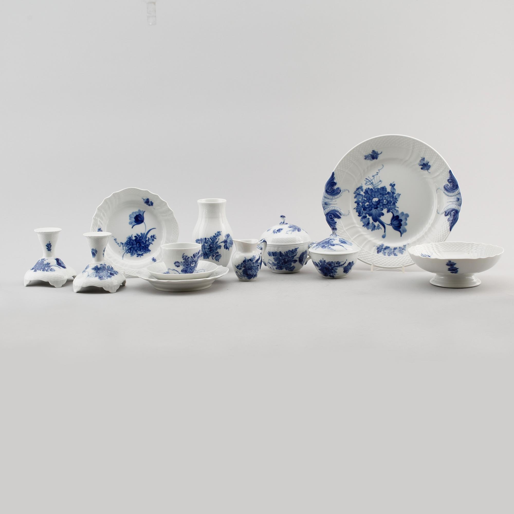 SERVISPORSLIN, 31 delar, porslin, " Blå Blomst", Royal Copenhagen.