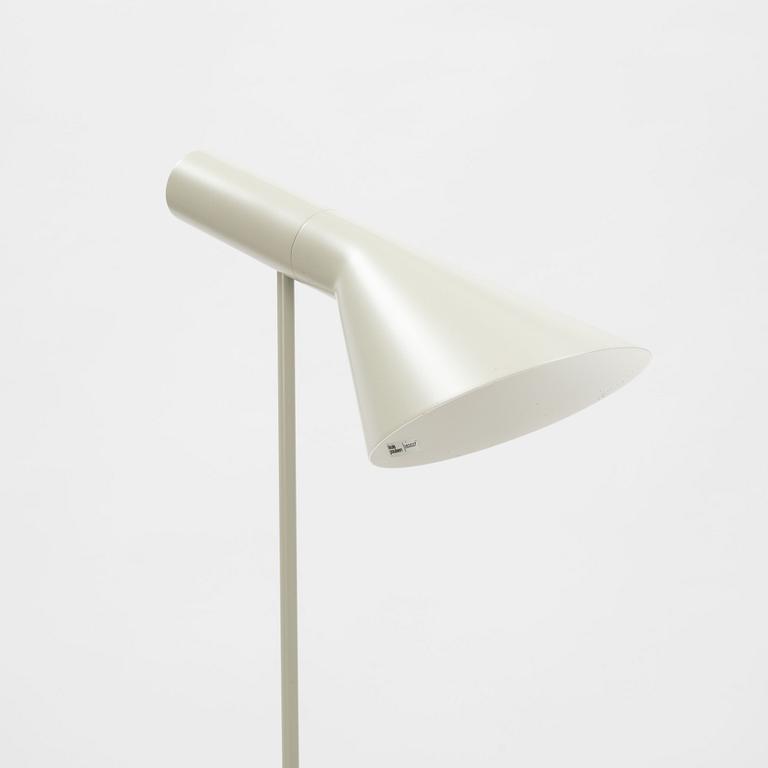 Arne Jacobsen,  golvlampa, "AJ", jubileumsmodell, Louis Poulsen, Danmark.