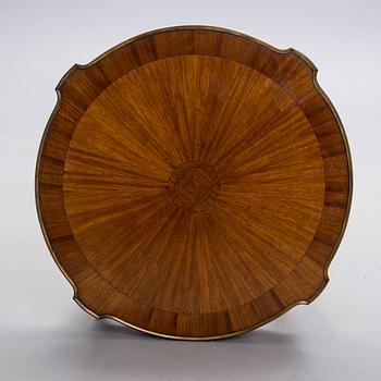 BORD, Louis XV-stil, Frankrike 1900-talets början.