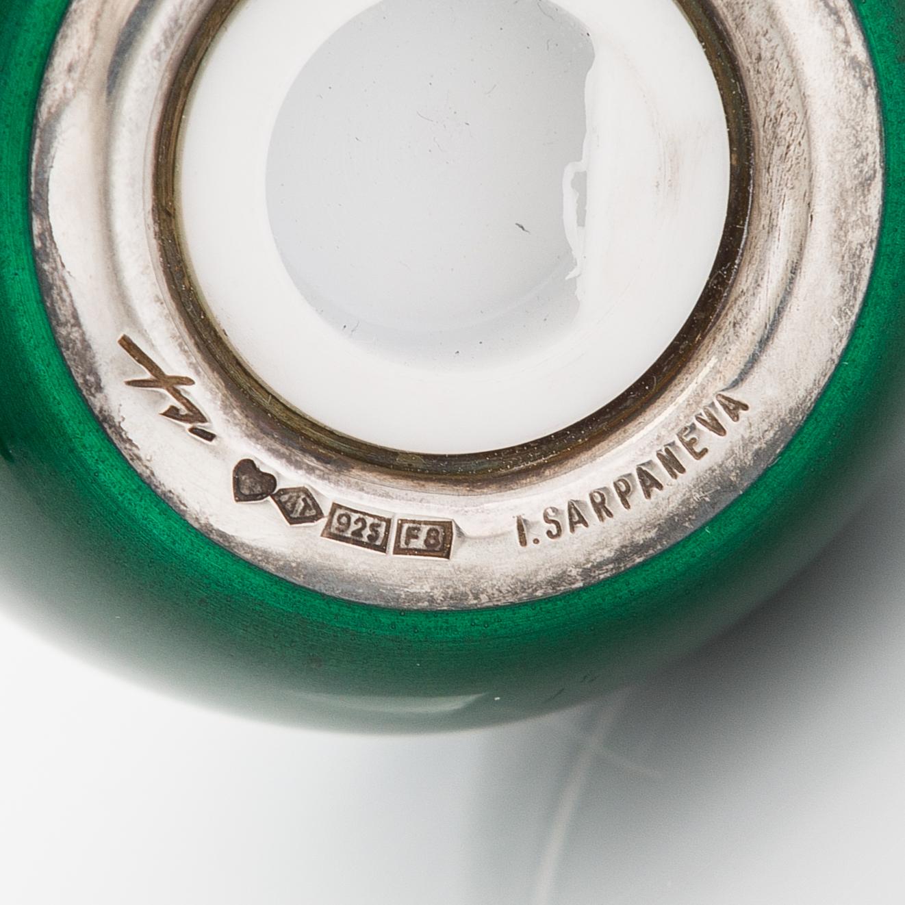 Timo Sarpaneva, salt- och pepparströare, emalj, sterlingsilver, Tillander, Helsingfors 1983.