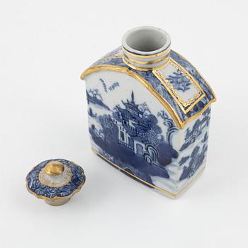 A Chinese tea caddy and porcelain dish with a soapstone sculpture, China, 18th/20th Century.