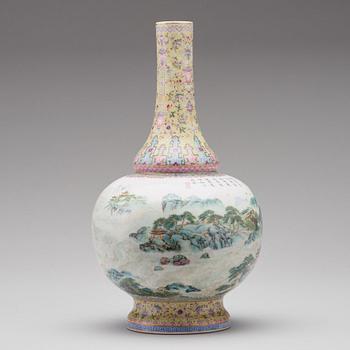 A Chinese famille rose vase, Republic, first half of 20th Century.