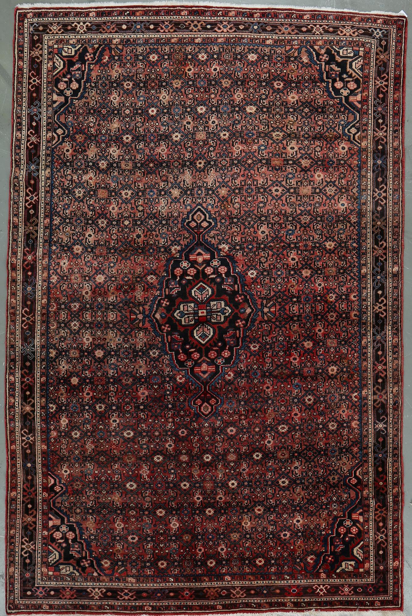 MATTA, old Hamadan. Ca 320 x 207 cm.