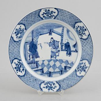 A blue and white dish, Qing dynasty, Kangxi (1662-1722).
