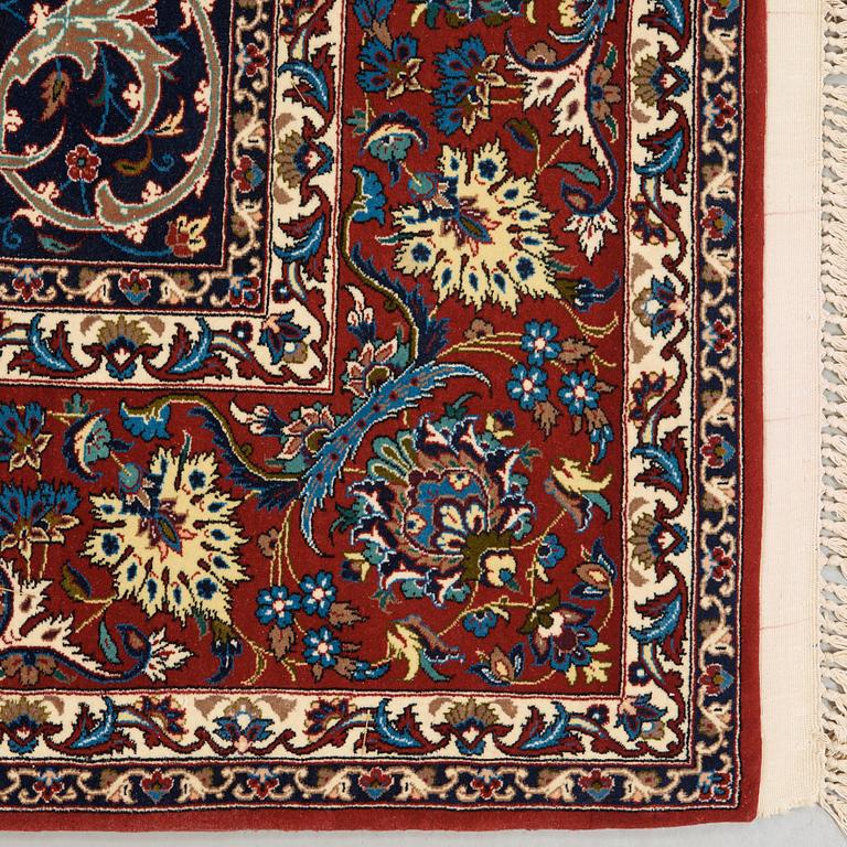 MATTA. Old Isfahan. 243,5 x 166 cm (samt ett slätvävt parti på båda kortsidorna).