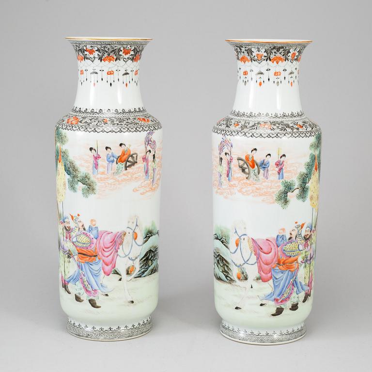 A pair of Chinese vases, 20th Century.