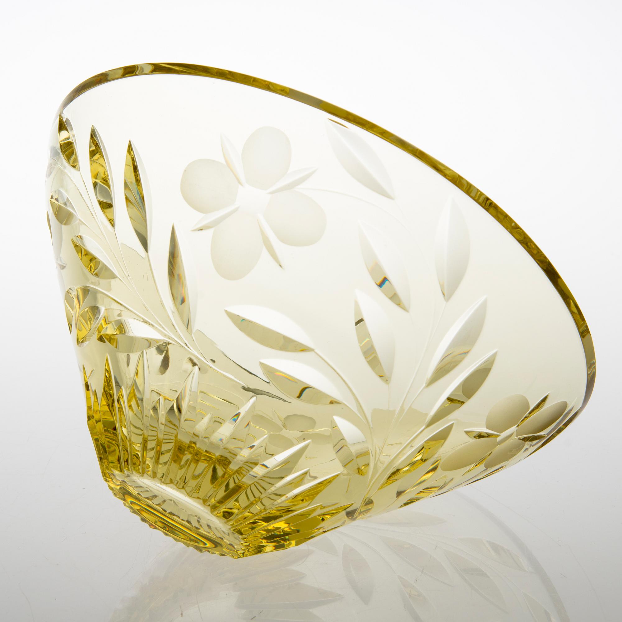 AIMO OKKOLIN, a bowl signed Aimo Okkolin Riihimäen Lasi Oy.